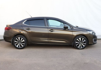 Подержанный автомобиль Citroen C4 Sedan 2020 года (7 фото)