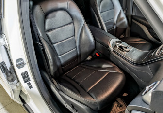 Подержанный автомобиль Mercedes-Benz GLC Coupe 2017 года (24 фото)