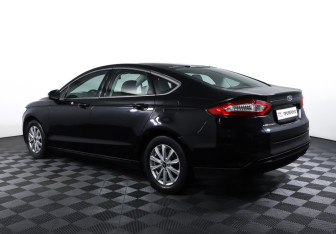 Подержанный автомобиль Ford Mondeo Sedan 2015 года (7 фото)