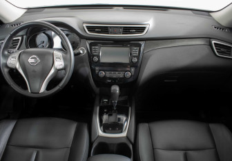Подержанный автомобиль Nissan X-Trail 2017 года (11 фото)