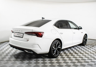 Подержанный автомобиль Skoda Octavia Liftback 2023 года (5 фото)