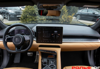 Подержанный автомобиль Zeekr 001 2023 года (10 фото)