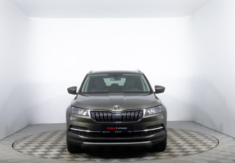 Подержанный автомобиль Skoda Karoq 2019 года (2 фото)