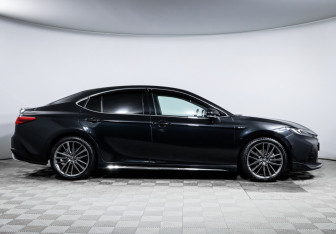 Подержанный автомобиль Toyota Camry Sedan 2024 года (4 фото)