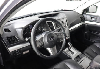 Подержанный автомобиль Subaru Outback Wagon 2011 года (5 фото)