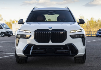 Подержанный автомобиль BMW X7 2022 года (3 фото)