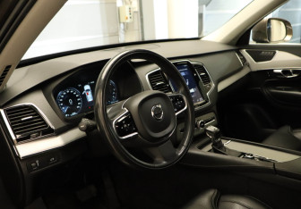 Подержанный автомобиль Volvo XC90 2016 года (7 фото)