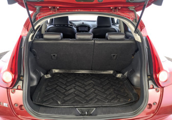 Подержанный автомобиль Nissan Juke 2013 года (9 фото)