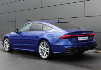Подержанный автомобиль Audi A7 2021 года (6 фото)