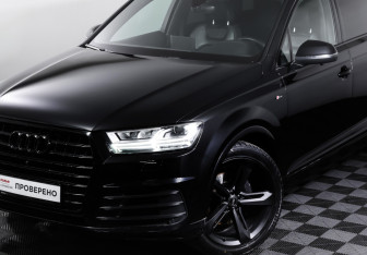 Подержанный автомобиль Audi Q7 2017 года (24 фото)