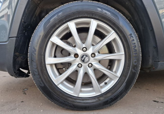Подержанный автомобиль Jeep Cherokee 2014 года (9 фото)