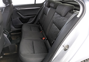 Подержанный автомобиль Skoda Octavia Liftback 2019 года (18 фото)