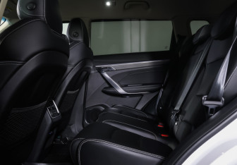 Подержанный автомобиль Geely Atlas Pro 2023 года (11 фото)