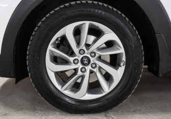 Подержанный автомобиль Hyundai Tucson 2016 года (25 фото)