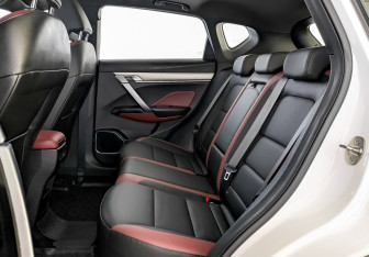 Подержанный автомобиль Geely Coolray 2023 года (12 фото)