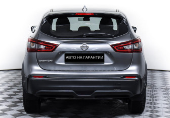 Подержанный автомобиль Nissan Qashqai 2022 года (6 фото)