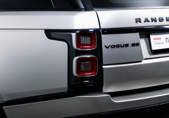 Подержанный автомобиль Land Rover Range Rover 2018 года (16 фото)