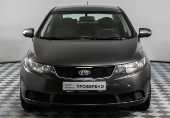 Подержанный автомобиль Kia Cerato Sedan 2010 года (2 фото)