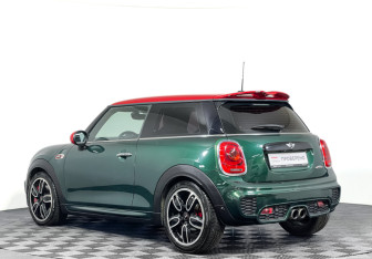 Подержанный автомобиль MINI Hatch 2016 года (7 фото)