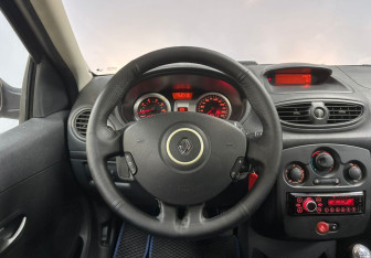 Подержанный автомобиль Renault Clio Hatchback 2008 года (17 фото)