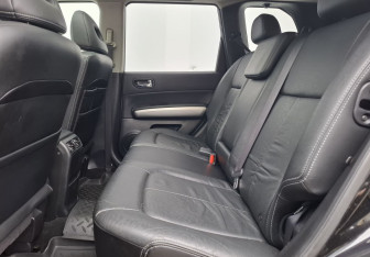Подержанный автомобиль Nissan X-Trail 2010 года (13 фото)