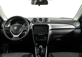 Подержанный автомобиль Suzuki Vitara 2020 года (6 фото)
