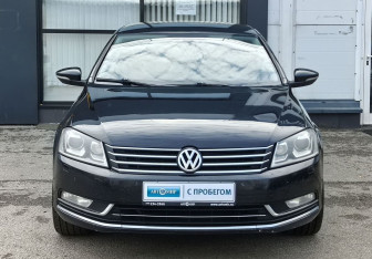 Подержанный автомобиль Volkswagen Passat Sedan 2013 года (2 фото)