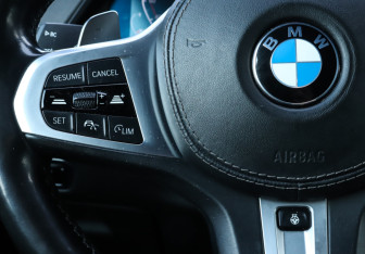 Подержанный автомобиль BMW X5 2019 года (21 фото)