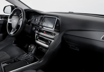 Подержанный автомобиль Hyundai Sonata 2017 года (9 фото)