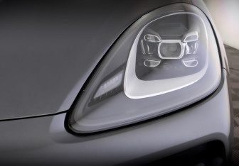 Подержанный автомобиль Porsche Cayenne 2019 года (17 фото)