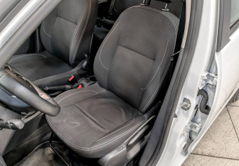 Подержанный автомобиль Renault Logan Sedan 2022 года (20 фото)