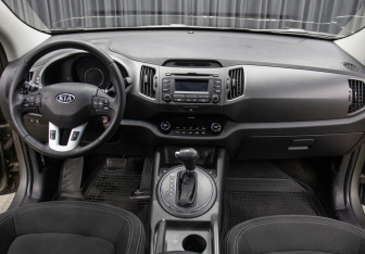 Подержанный автомобиль Kia Sportage 2012 года (12 фото)