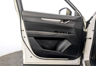 Подержанный автомобиль Mazda CX-5 2017 года (20 фото)