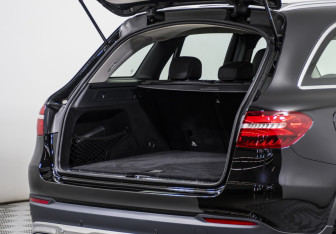 Подержанный автомобиль Mercedes-Benz GLC Coupe 2017 года (20 фото)