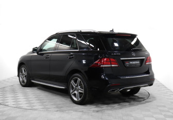 Подержанный автомобиль Mercedes-Benz GLE 2018 года (7 фото)