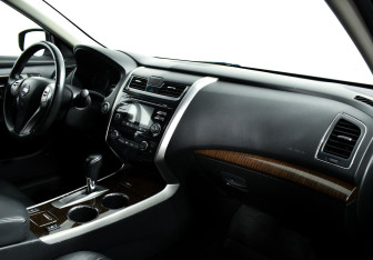 Подержанный автомобиль Nissan Teana 2015 года (9 фото)