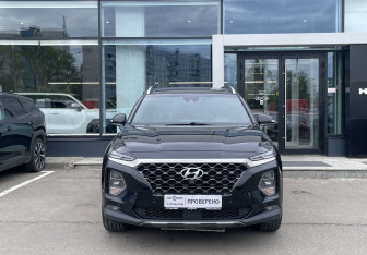 Подержанный автомобиль Hyundai Santa Fe 2019 года (2 фото)