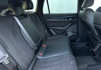 Подержанный автомобиль Geely Monjaro 2024 года (14 фото)