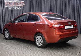 Подержанный автомобиль Kia Rio Sedan 2013 года (7 фото)