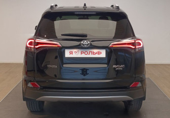 Подержанный автомобиль Toyota RAV4 2019 года (5 фото)