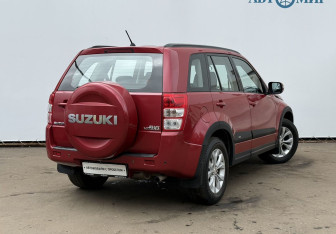 Подержанный автомобиль Suzuki Grand Vitara 2012 года (5 фото)