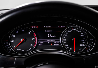 Подержанный автомобиль Audi A6 Sedan 2014 года (10 фото)