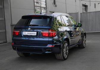 Подержанный автомобиль BMW X5 2013 года (4 фото)