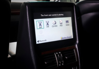 Подержанный автомобиль Lexus LS 2010 года (14 фото)