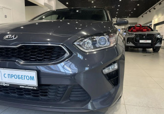 Подержанный автомобиль Kia Ceed Hatchback 2020 года (9 фото)