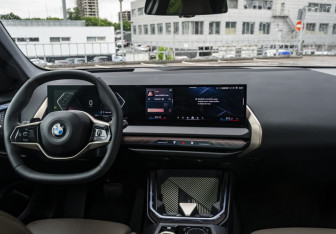 Подержанный автомобиль BMW X3 2025 года (12 фото)