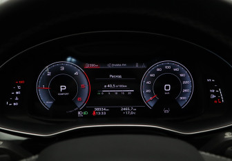 Подержанный автомобиль Audi Q7 2015 года (11 фото)