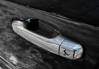 Подержанный автомобиль Toyota Land Cruiser Suv 2019 года (9 фото)