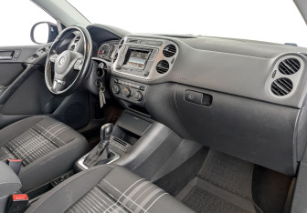 Подержанный автомобиль Volkswagen Tiguan 2015 года (11 фото)