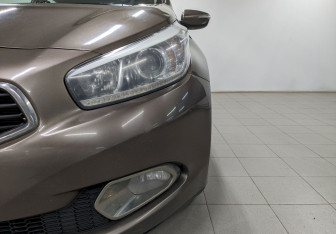 Подержанный автомобиль Kia Ceed Hatchback 2015 года (16 фото)